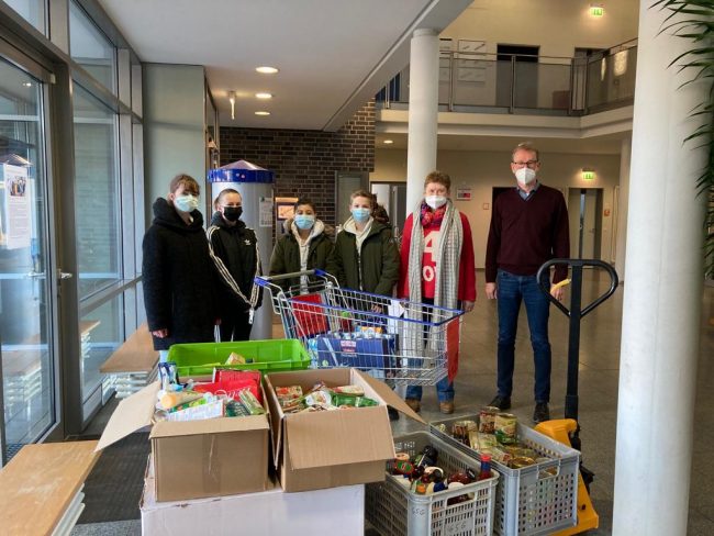 2021-12 Spendenübergabe